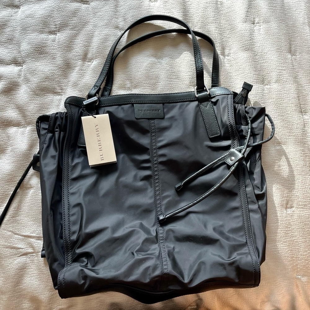 NWT Burberry Buckleigh Packable Nylon Tote